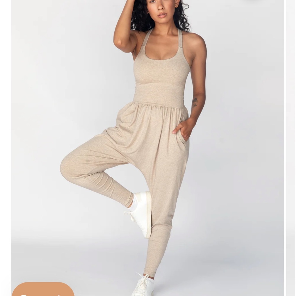 IMBODHI sleeveless jumpsuit